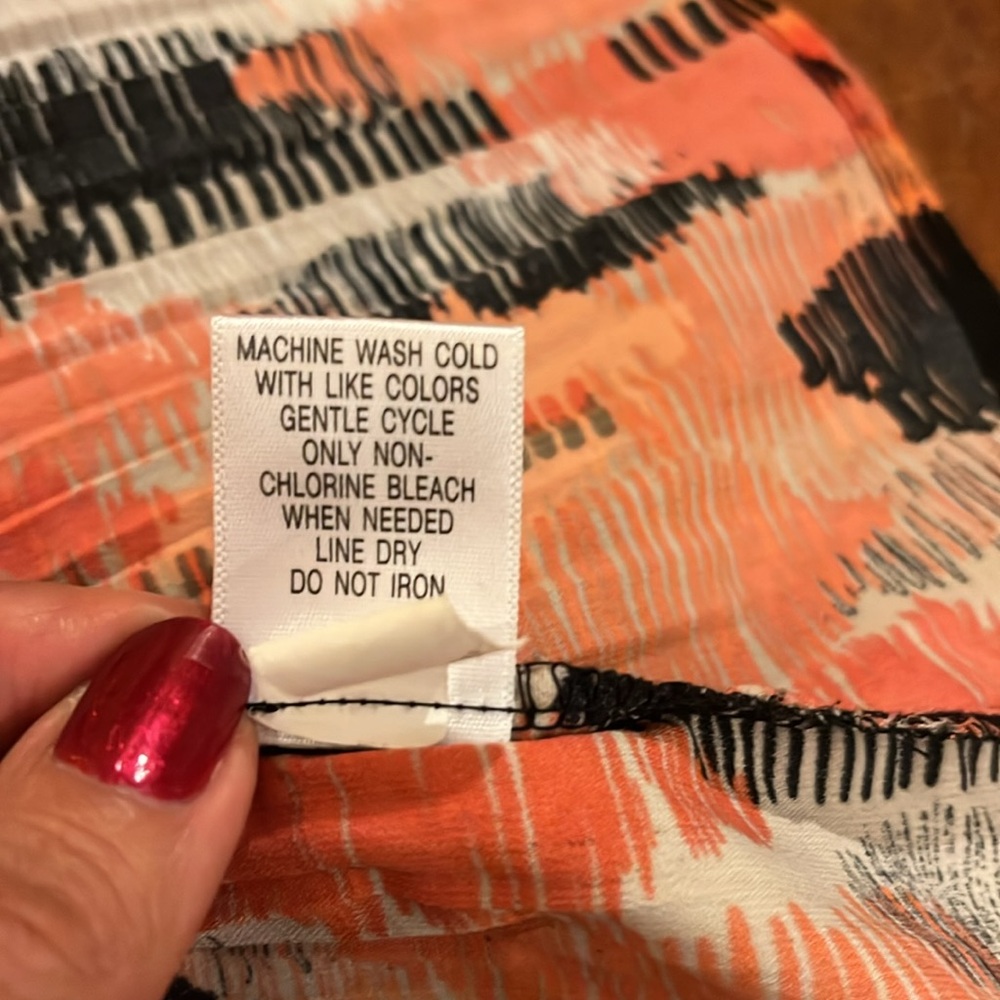 Pleated blouse. Slimming. Long bell sleeves, V-neck. Orange, black, coral. XL - Picture 12 of 12